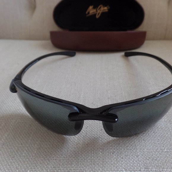 Maui Jim BANYANS Rimless Sunglasses - Gloss Black Frame w/ Grey Lens - Picture 3 of 10